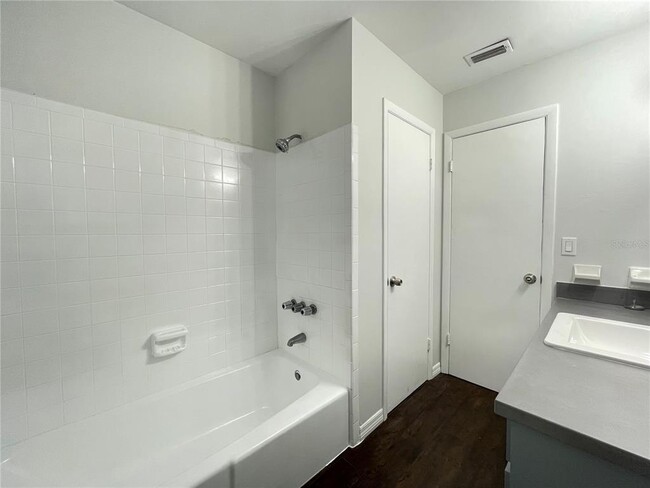 Building Photo - 4622 Dimbath Dr