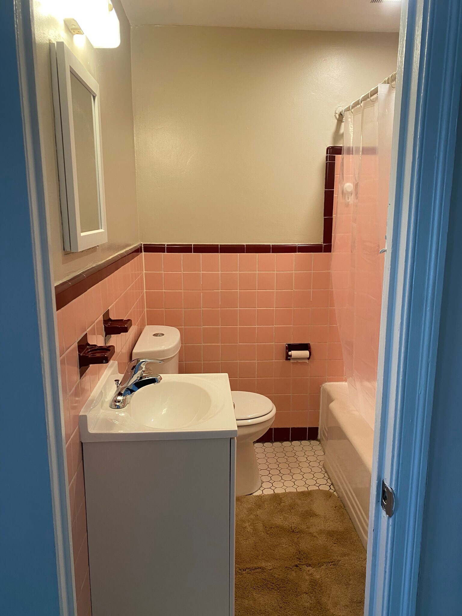 Vintage bathroom (new vinity) - 114 E Main St