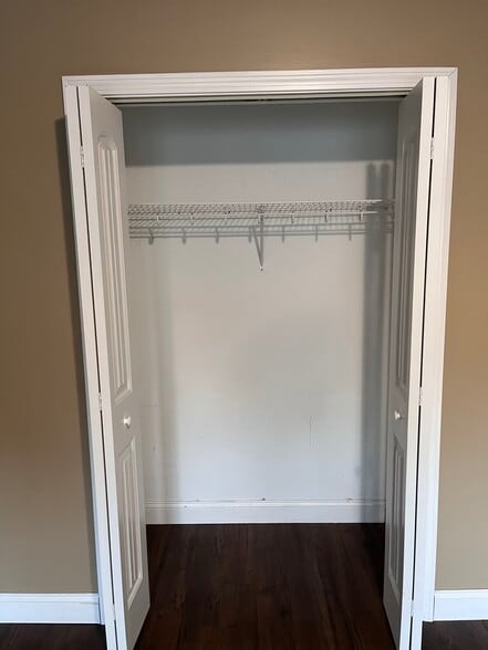 Building Photo - 9 Batmanuel Ln