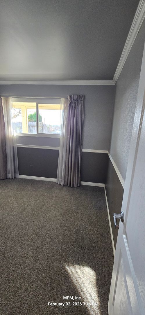 Building Photo - Lovely 2 bed 2 bath in 55 and over community