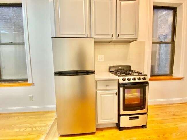 Building Photo - 306 EAST 11 STREET