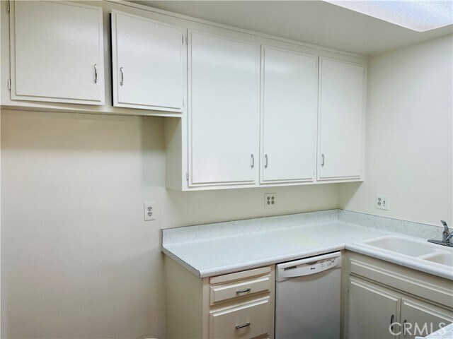 Building Photo - 7612 Amazon Dr