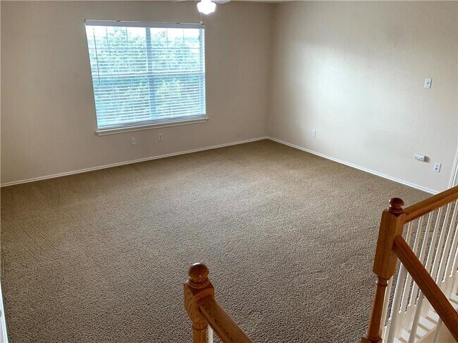 Building Photo - 10705 Beard Ave