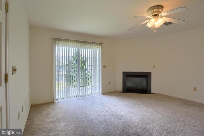 Building Photo - 136 Cardinal Ln