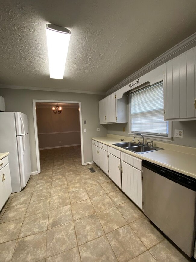 Building Photo - 1032 Emory Pl