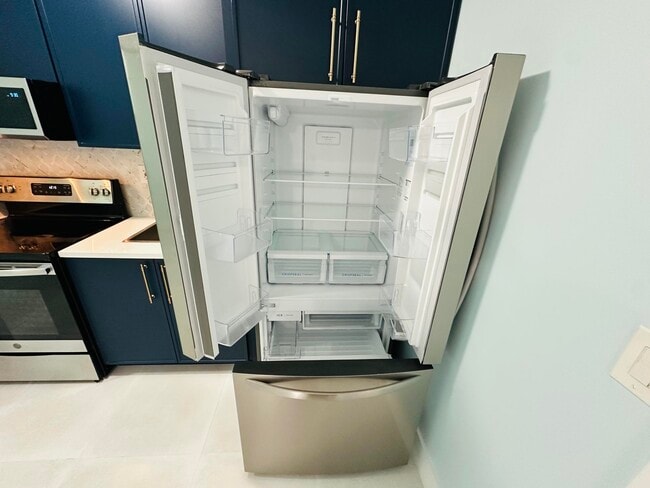 Building Photo - 17647 81st Ln N