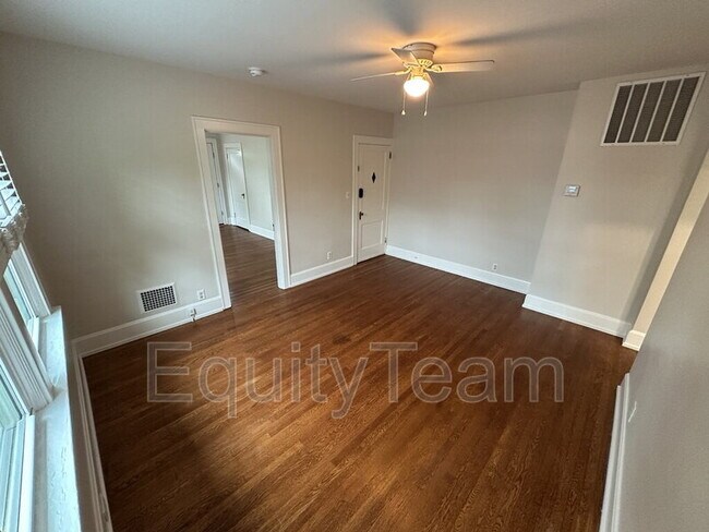 Building Photo - 4214 Beech St