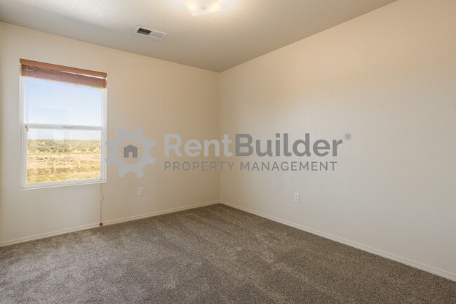 Building Photo - ***Lease Pending*** Please apply at your o...