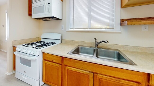 Building Photo - 115 Elkwood Ave