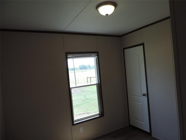 Building Photo - 1668 Fm 2518 Cleveland Tx-