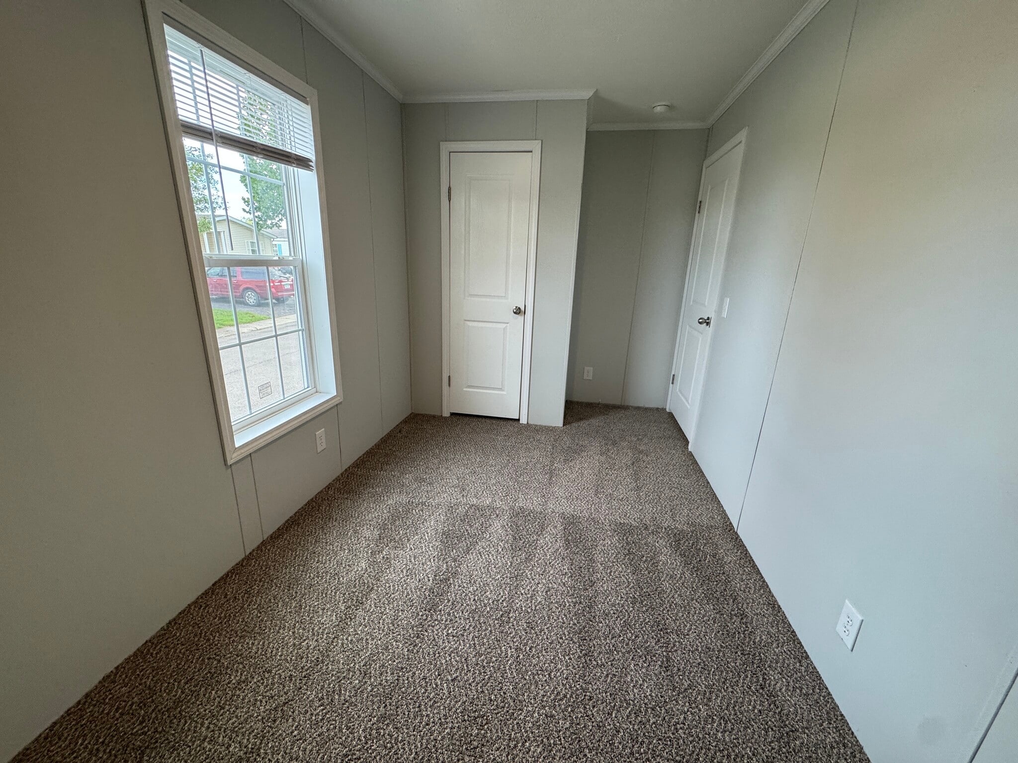Building Photo - 2022 Marmoor Dr