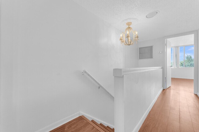 Building Photo - 1401 S Federal Hwy