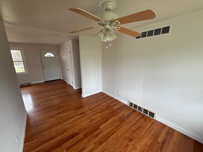 Building Photo - 211 Bourn Ave