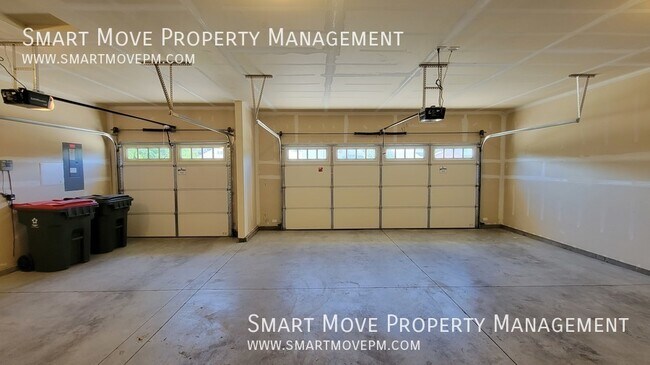 Building Photo - 2950 NW 10th Ave