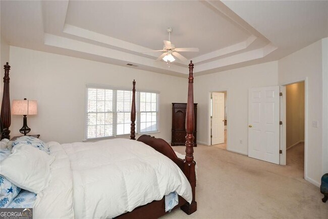 Building Photo - 305 Collegiate Dr
