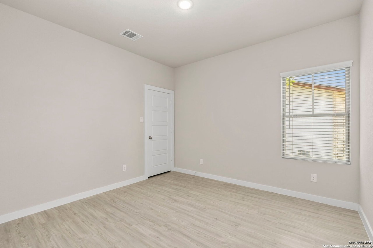 Building Photo - 510 Carol Crest St