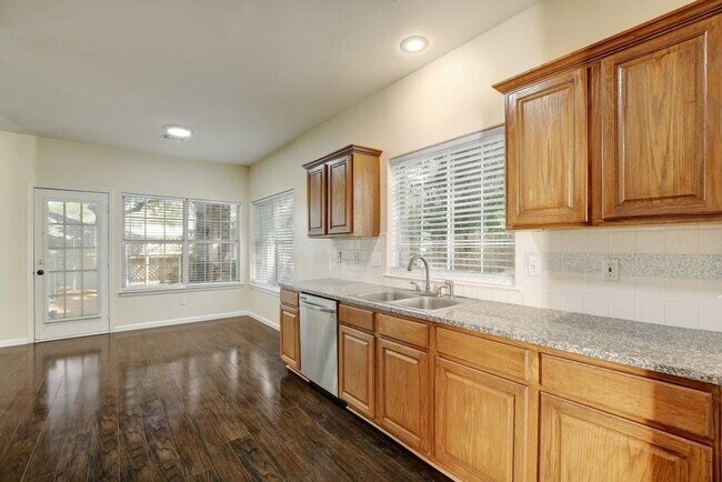 Building Photo - 6512 Walebridge Ln