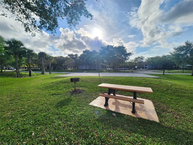 Building Photo - 651 Lyons Rd