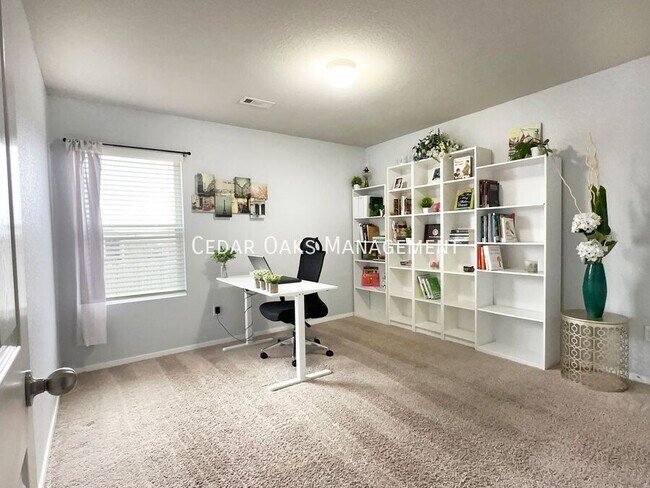 Building Photo - 2389 Wyandotte Ave