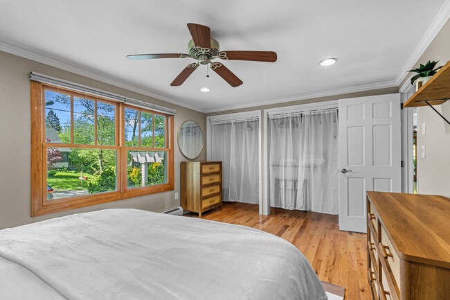 Building Photo - 46 Steamboat St