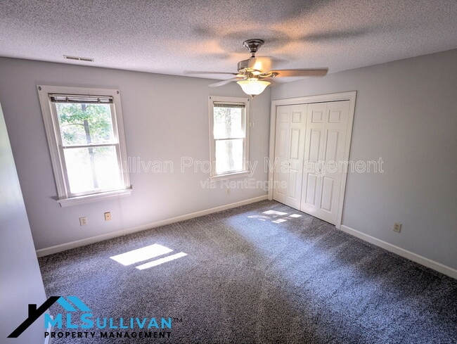 Building Photo - 4101 Grove Ridge Dr