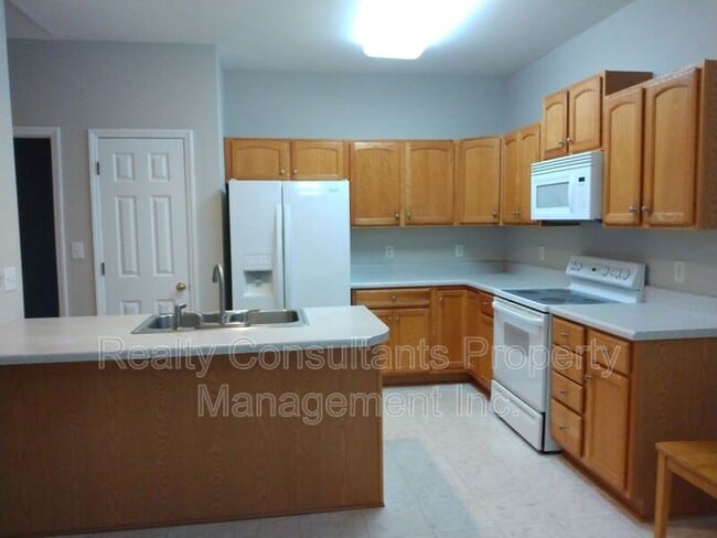 Building Photo - 7106 Holly Glen Ct