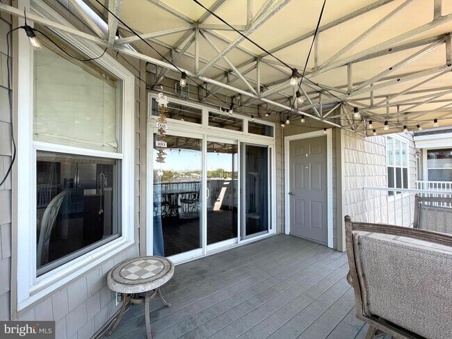 Building Photo - 634 Oyster Bay Pl