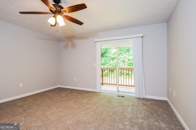 Building Photo - 479 Mill Ln