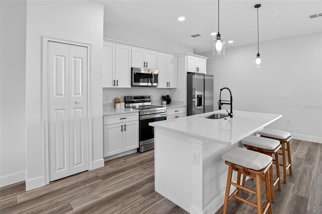Building Photo - 8162 N Maltese Dr