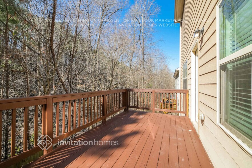 Building Photo - 435 Crestmont Ln