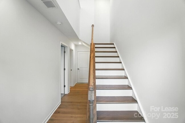 Building Photo - 5033 Westmead Ln