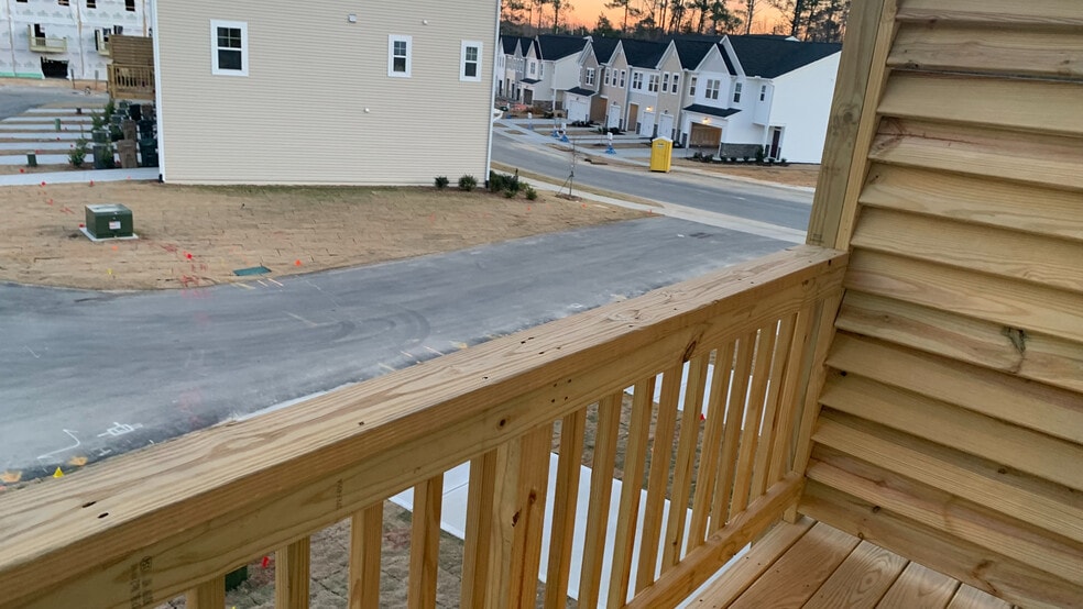 Building Photo - Room in Townhome on Summer Violet Ln