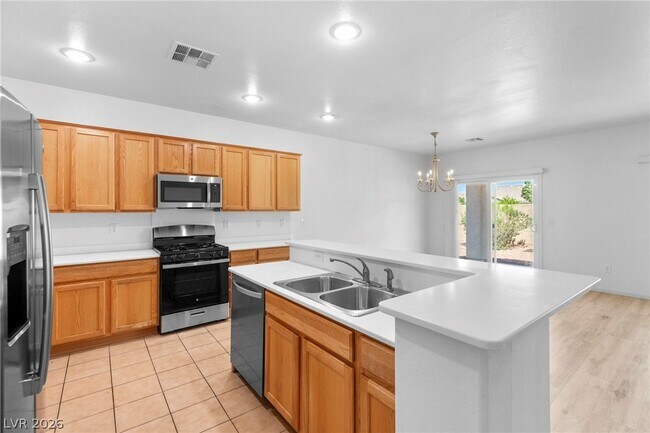 Building Photo - 2250 Sandstone Cliffs Dr
