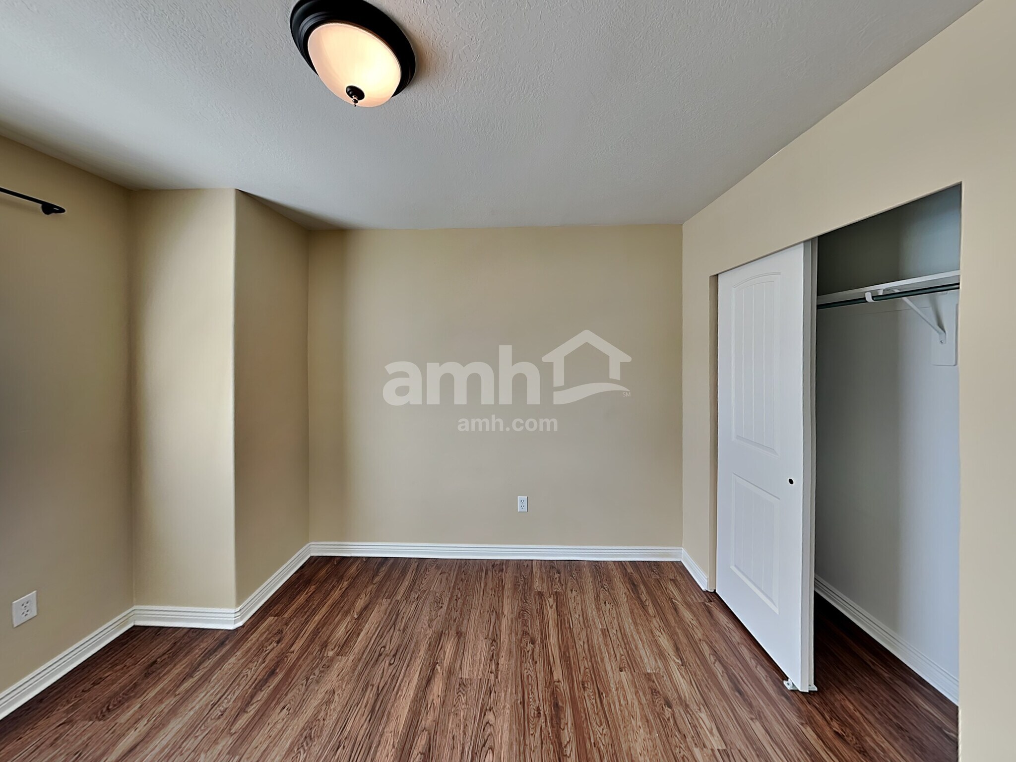 Building Photo - 1518 W Citation Dr