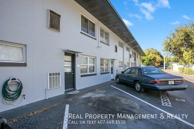 Building Photo - 2 BR / 1 BA Condo In Primrose Plaza