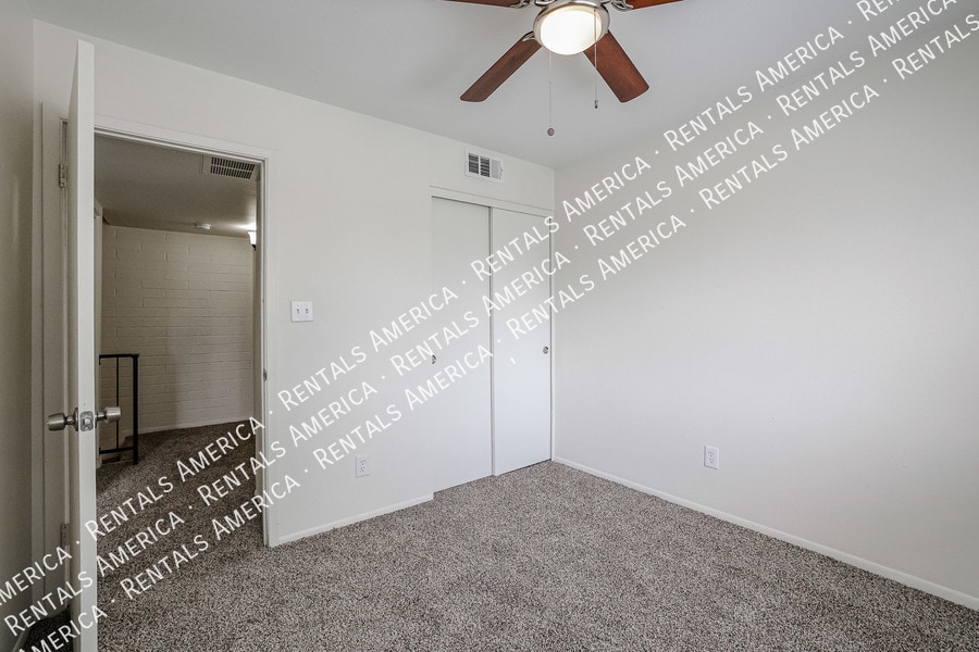 Building Photo - 5206 N 42nd Dr