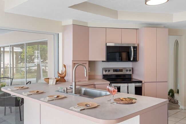 Building Photo - Sailboat-Ready Waterfront Home with Specta...