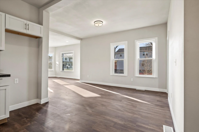 Building Photo - 224 Doty St
