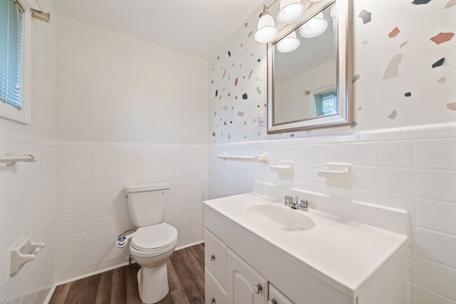 Building Photo - Beautiful 3-Bedroom Ranch Style Family Home with LARGE Fenced in Yard!