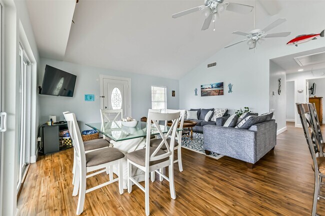 Building Photo - 16542 E Bayside Way