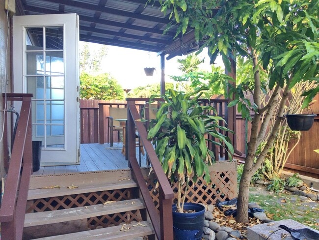 Building Photo - Remodeled Furnished 2 bed / 2 Bath Ohana in Waiehu - Includes Most Utilities