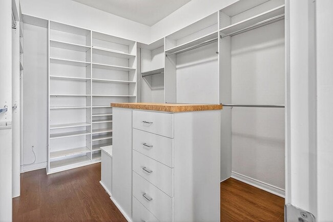 Building Photo - 5 Curie Ct