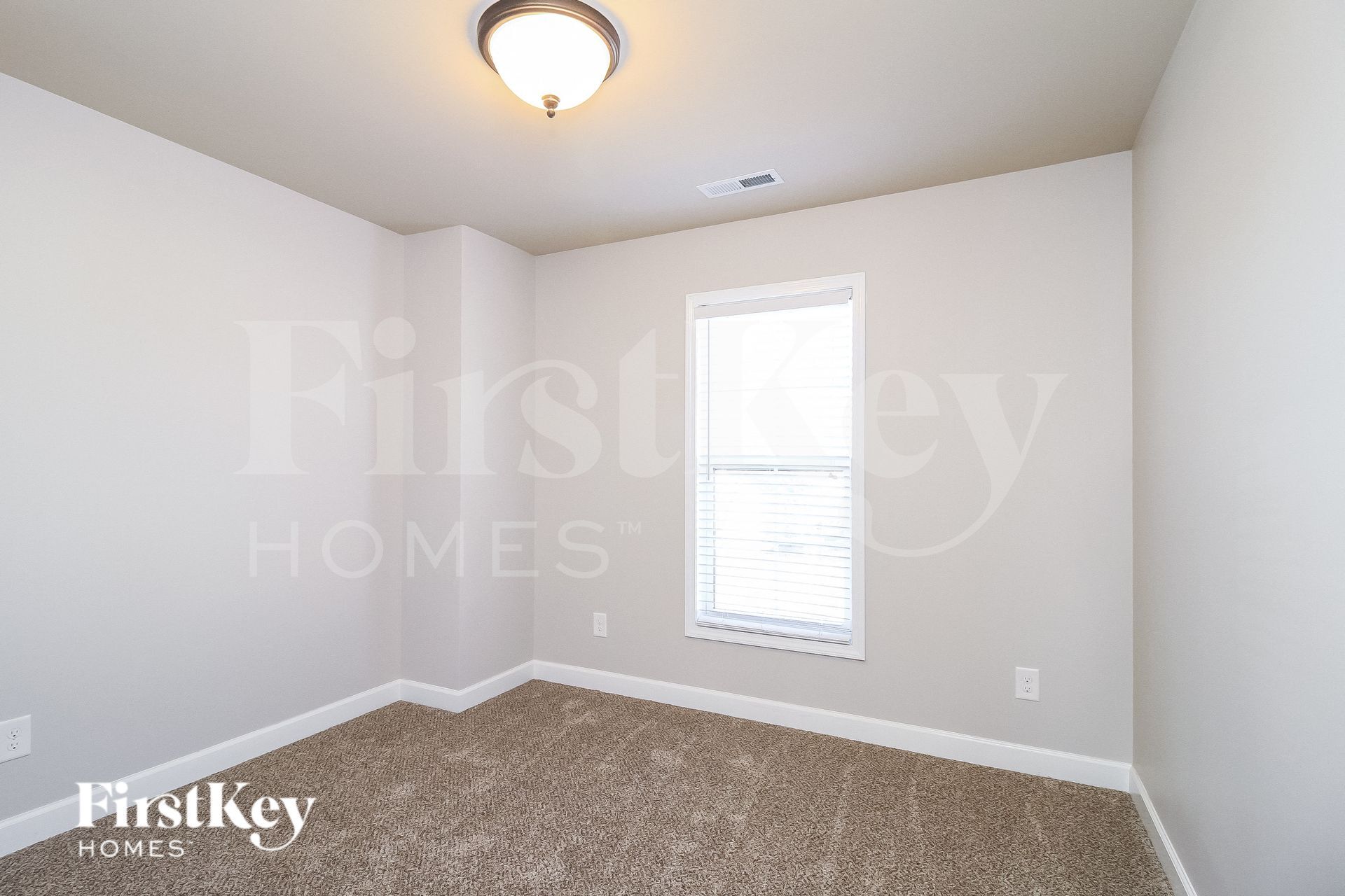 Building Photo - 1686 Crestlawn Tl