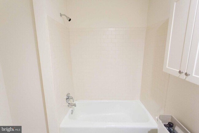 Building Photo - 727 Spruce St