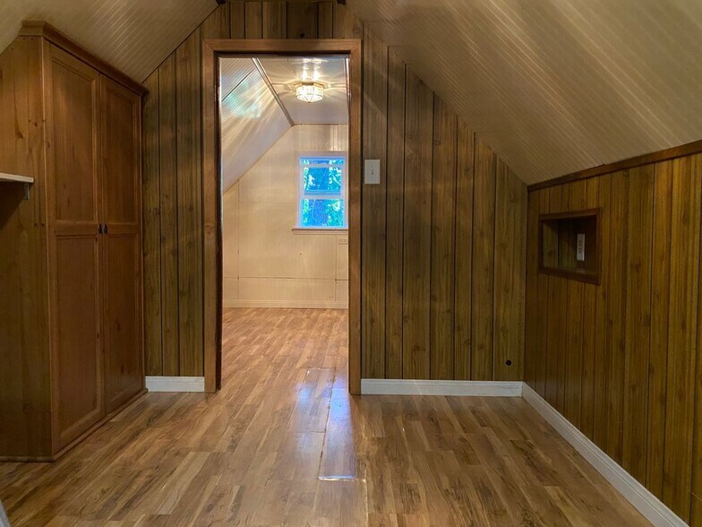 Building Photo - 23719 Bowl Rd