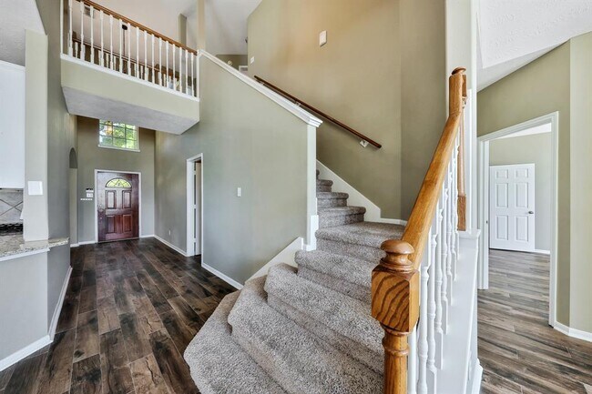 Building Photo - 5831 Sawyer Bend Ln