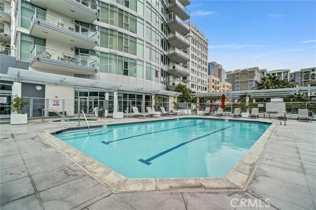 Building Photo - 411 W Seaside Way