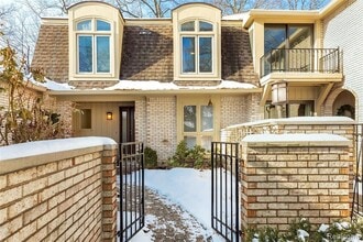 Building Photo - 1360 Bramblebush Run