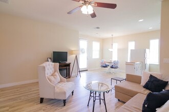 Building Photo - 171 Fennel Ct