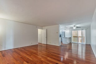 Building Photo - 382 Coronado Ave